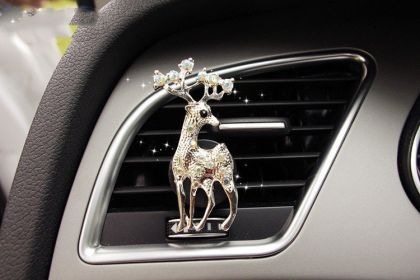 Cartoon Car Fragrance Car Interior Perfume Aromatherapy Female Car Supplies (Option: Sika deer silver)